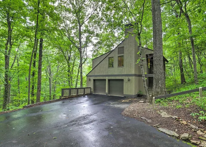 Explore Asheville! Secluded Couple'S Home W/ Deck